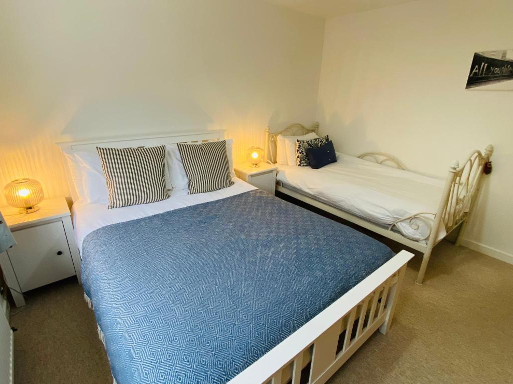 Spacious City Centre Apartment Bath room 2