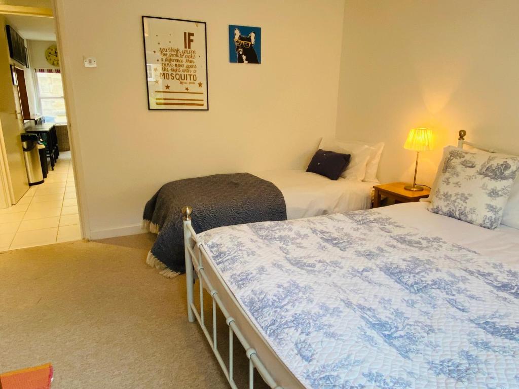 Spacious City Centre Apartment Bath room 3